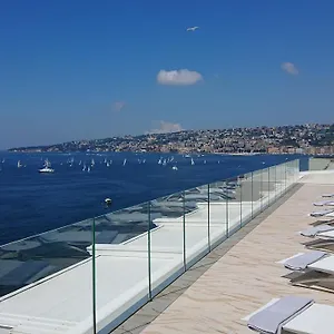 מלון Grand Vesuvio